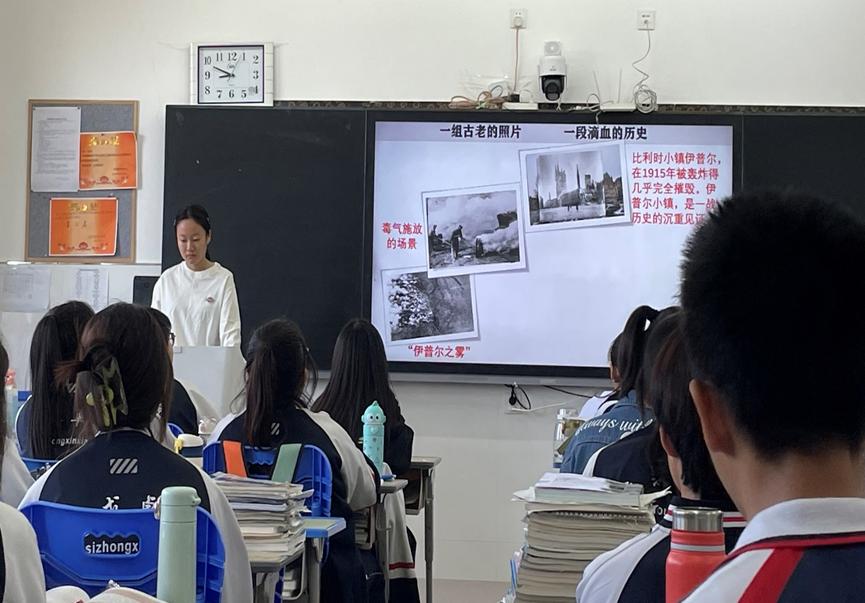 6月4日,调研队对赤峰第四中学桥北分校和赤峰实验中学进行了实地走访
